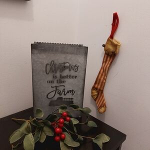 Farmhouse/rustic Holiday Decor